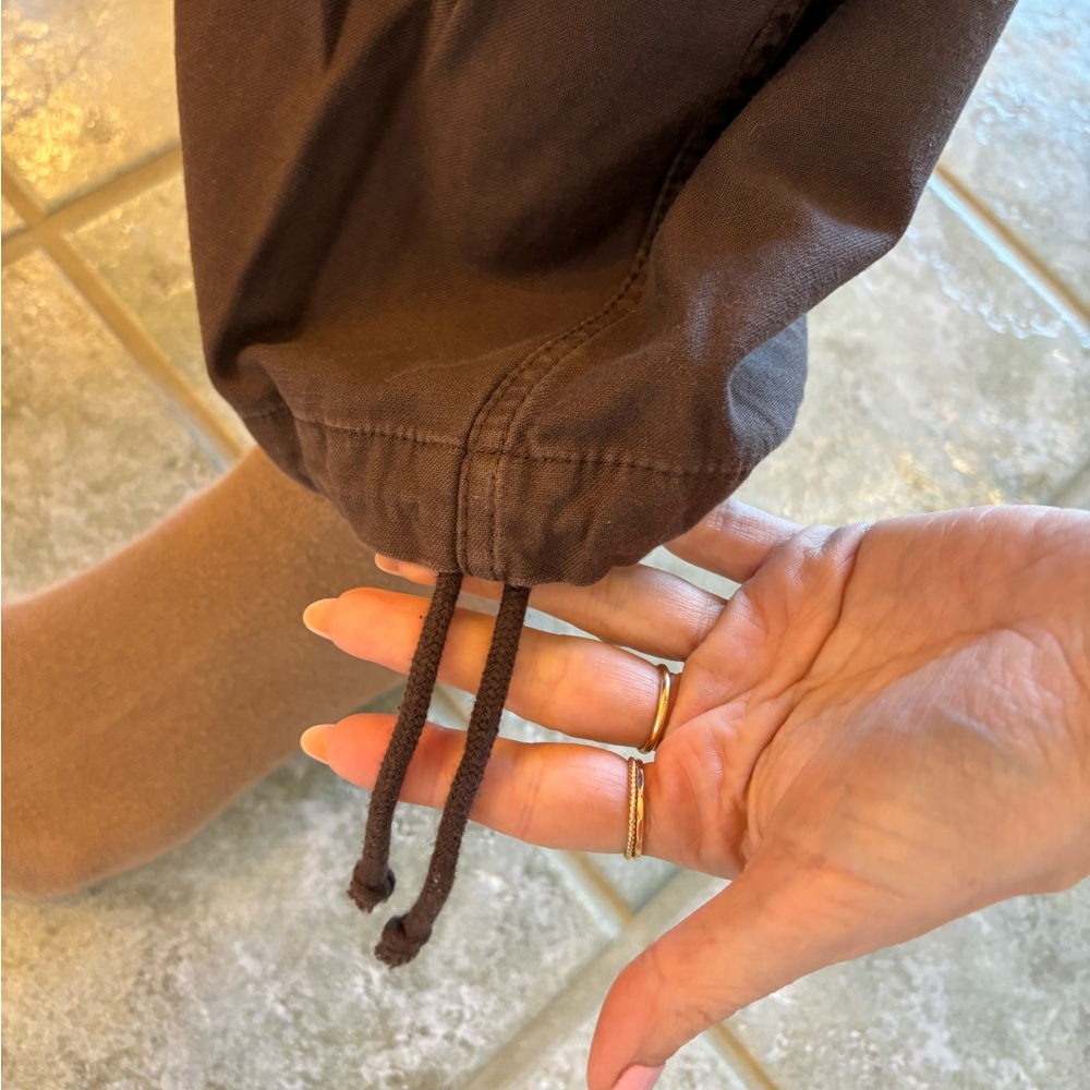 Aritzia Cargo Pants - Picture 5 of 5